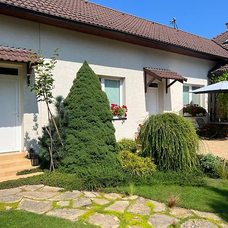 Privat Pekny Dvor Apartment ราเอตสเก เตปลิตเซ ภายนอก รูปภาพ